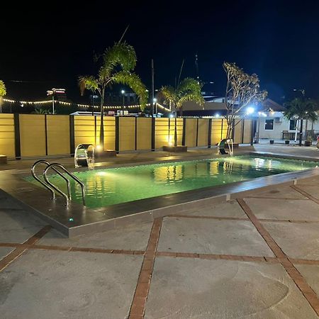 Dhania Cenang Beach Resort Pantai Cenang  Bagian luar foto