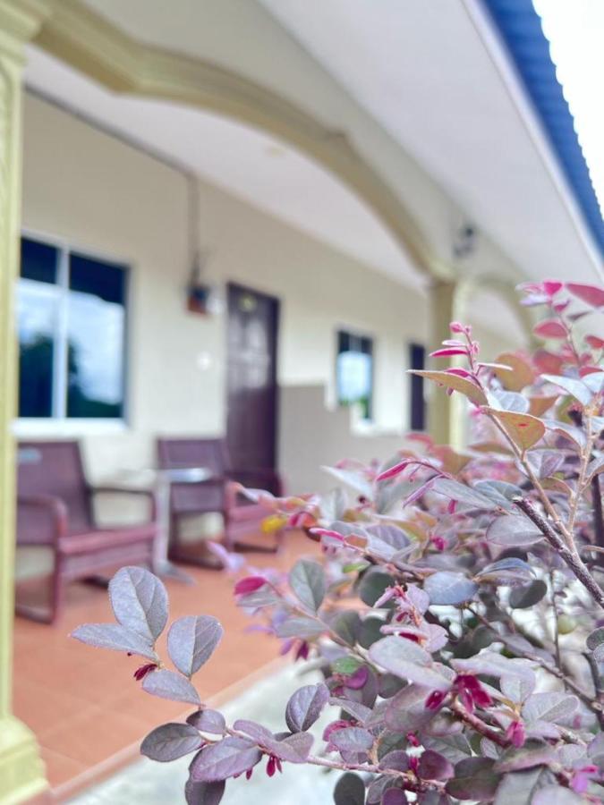 Dhania Cenang Beach Resort Pantai Cenang  Bagian luar foto