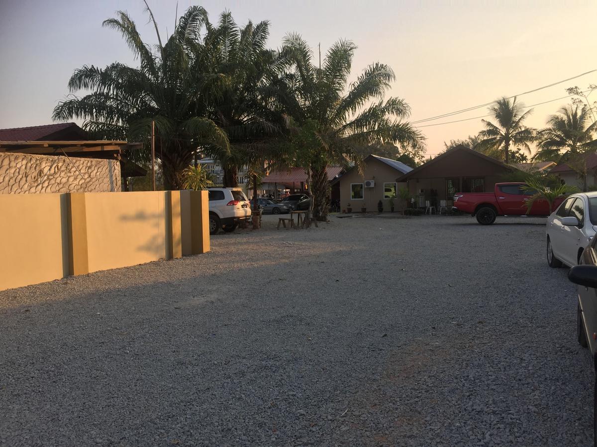Dhania Cenang Beach Resort Pantai Cenang  Bagian luar foto